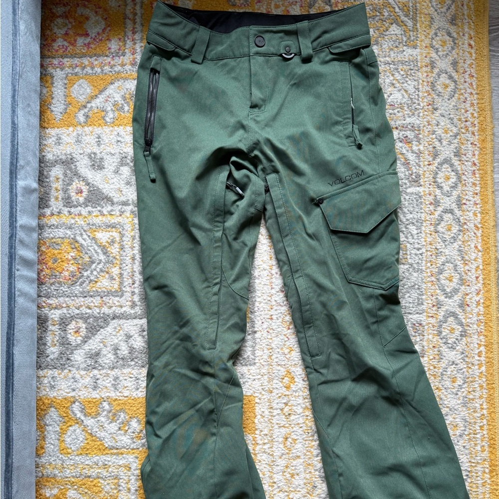 Volcom Women’s snowboarding pants, slim fit, green, sizes xs